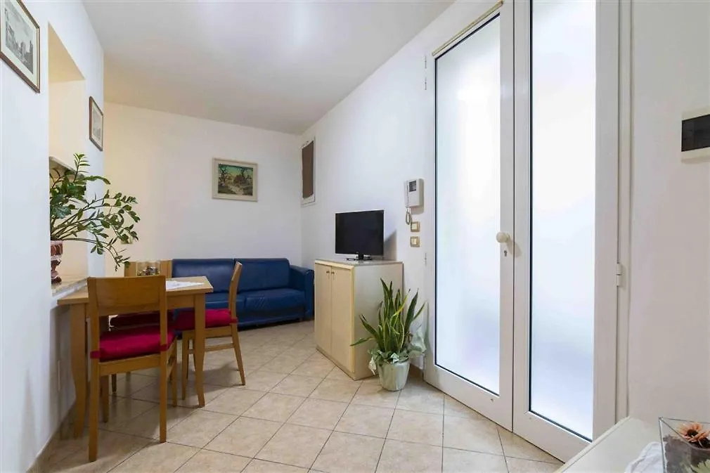 Residenza Melucci Aparthotel Rimini 0*,
